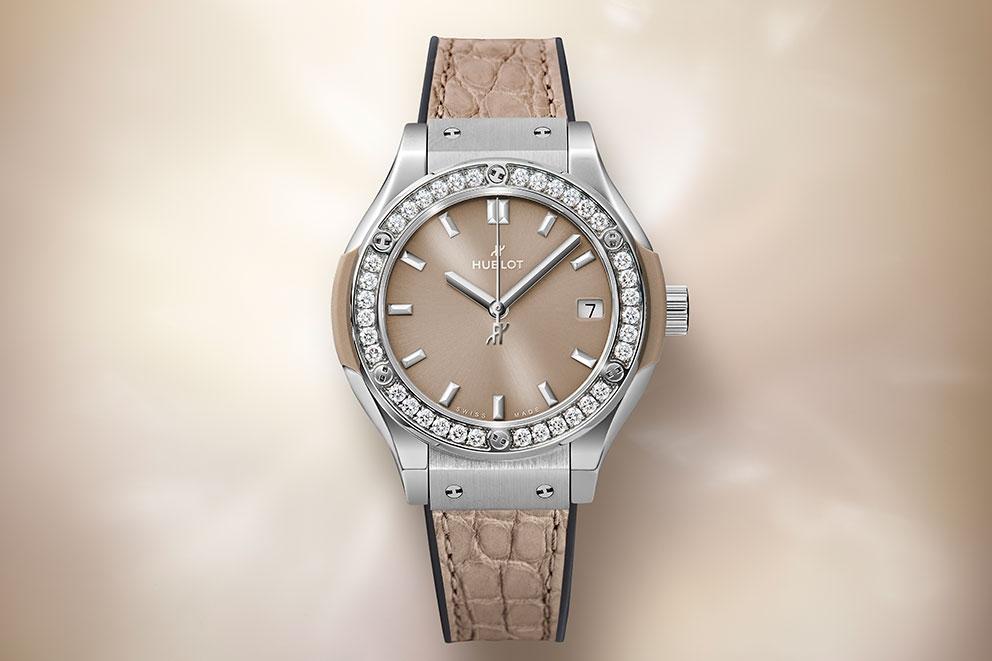 Classic Fusion Titanium Taupe Diamonds 33 mm