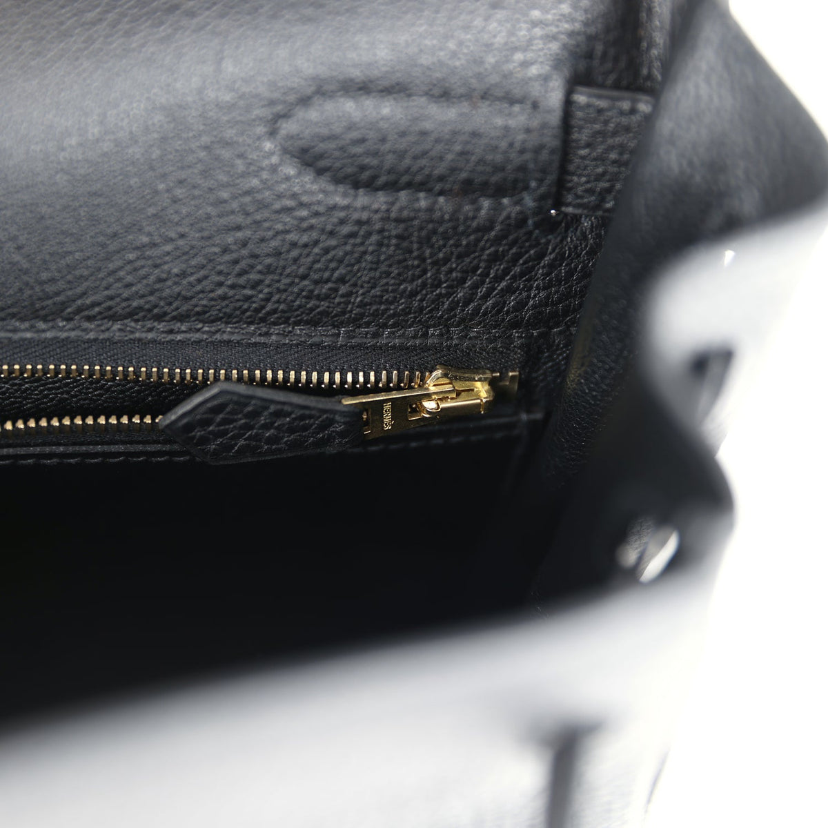 Vintage Kelly Retourne 32 Black Fjord Gold Hardware