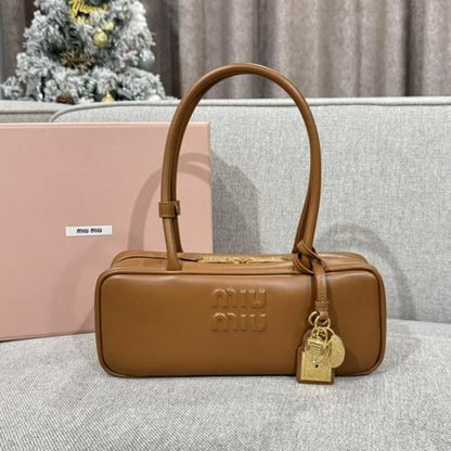 Beau leather bag