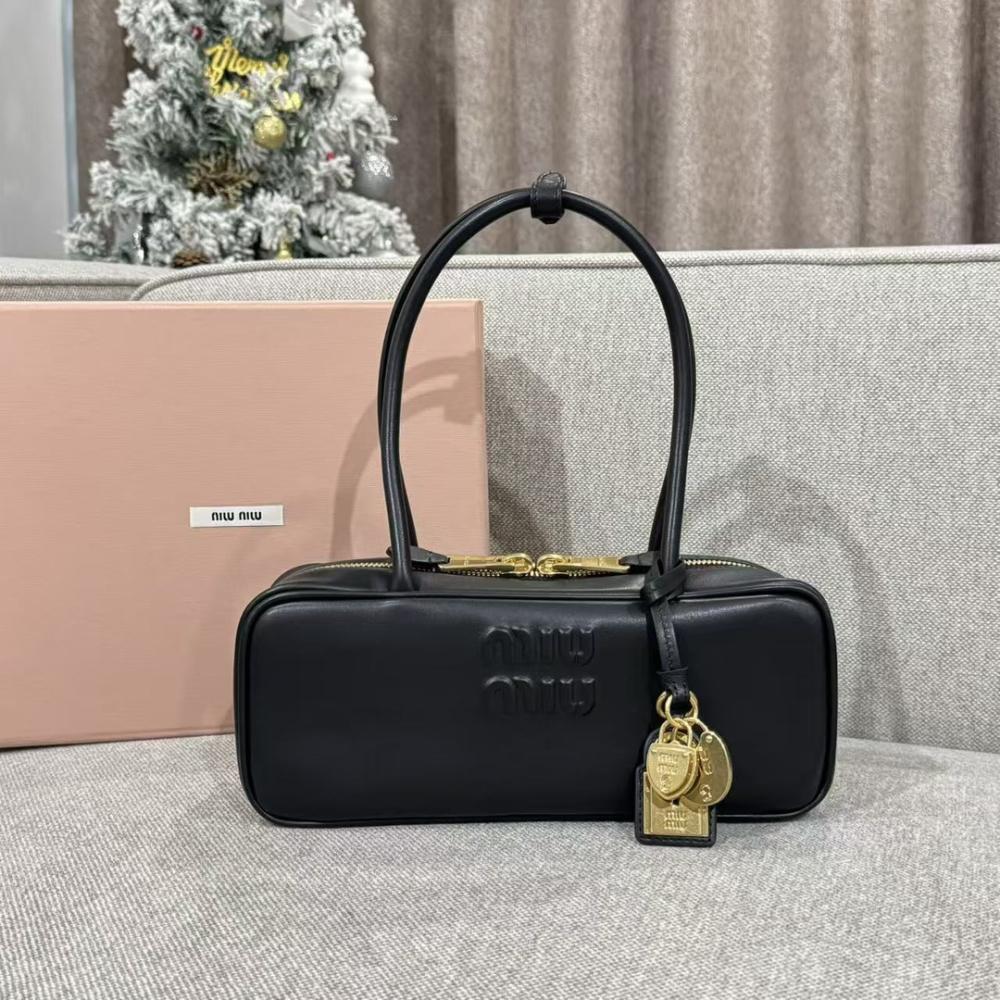 Beau leather bag