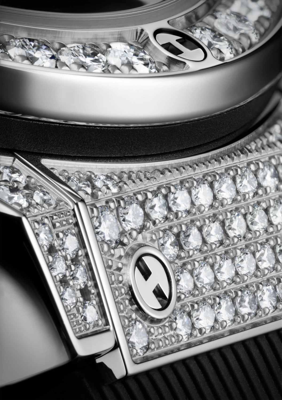 Classic Fusion Titanium Pavé Watch