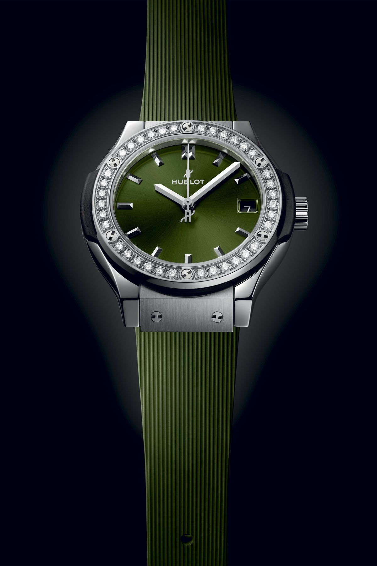 Classic Fusion Titanium Green Diamonds 33 mm