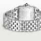 ساعة Panthère de Cartier كبيرة الحجم، مقاس 42 مم × 31 مم، مصنوعة من الفولاذ مع تاج أزرق، وميناء فضي، وسوار فولاذي، تعمل بحركة كوارتز