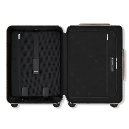RIMOWA Distinct