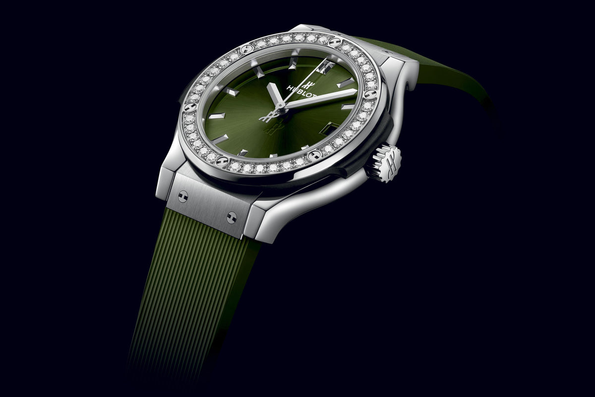 Classic Fusion Titanium Green Diamonds 33 mm