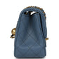 حقيبة Pearl Crush Mini Square Flap باللون الأزرق من جلد الحمل مع قطع معدنية بلون ذهب عتيق