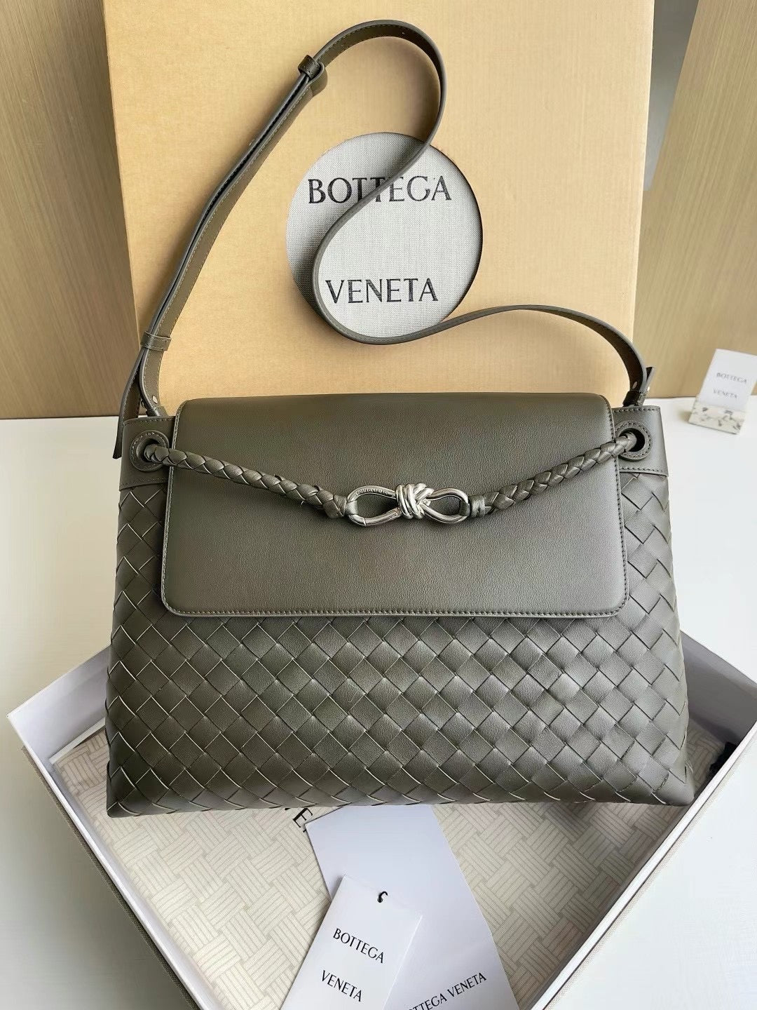 Braided Shoulder Bag with Textured Flap and Metal Clasp
