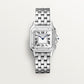 ساعة Panthère de Cartier متوسطة الحجم، مقاس 27 مم × 37 مم، مصنوعة من الفولاذ مع تاج أزرق، وميناء فضي وسوار من الفولاذ، تعمل بحركة كوارتز.