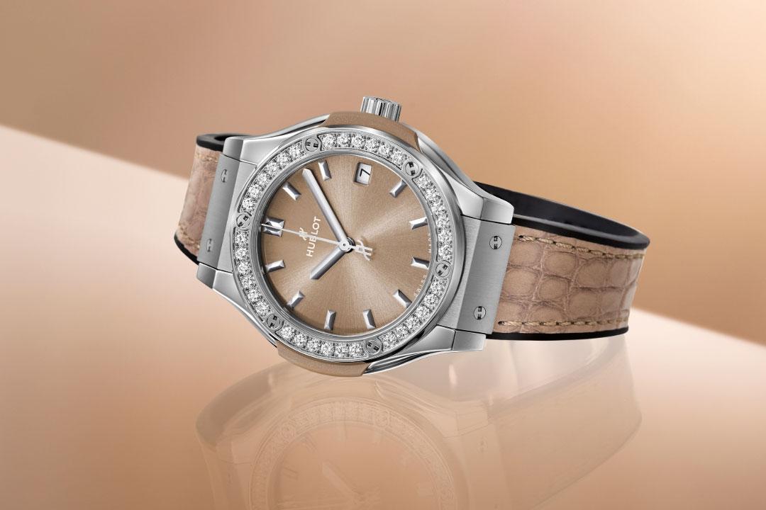 Classic Fusion Titanium Taupe Diamonds 33 mm