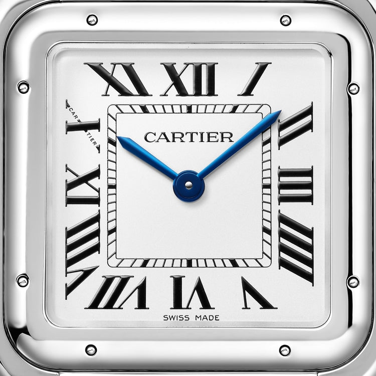 ساعة Panthère de Cartier كبيرة الحجم، مقاس 42 مم × 31 مم، مصنوعة من الفولاذ مع تاج أزرق، وميناء فضي، وسوار فولاذي، تعمل بحركة كوارتز