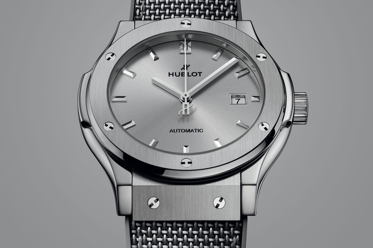 Classic Fusion Essential Grey 42 mm Titanium Watch