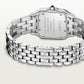 ساعة Panthère de Cartier متوسطة الحجم، مقاس 27 مم × 37 مم، مصنوعة من الفولاذ مع تاج أزرق، وميناء فضي وسوار من الفولاذ، تعمل بحركة كوارتز.