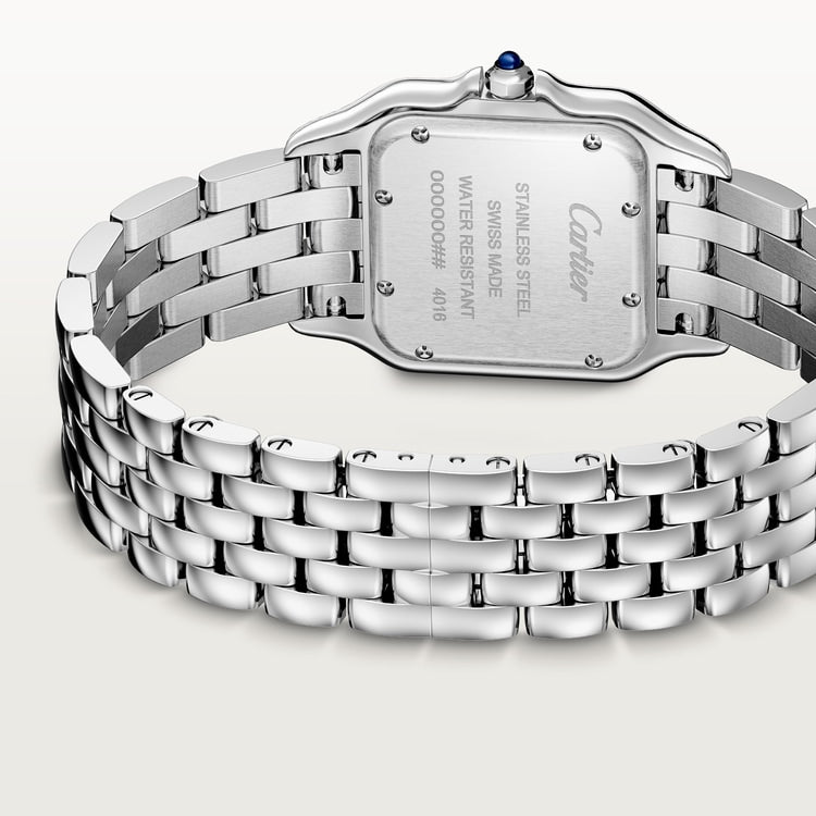 ساعة Panthère de Cartier متوسطة الحجم، مقاس 27 مم × 37 مم، مصنوعة من الفولاذ مع تاج أزرق، وميناء فضي وسوار من الفولاذ، تعمل بحركة كوارتز.