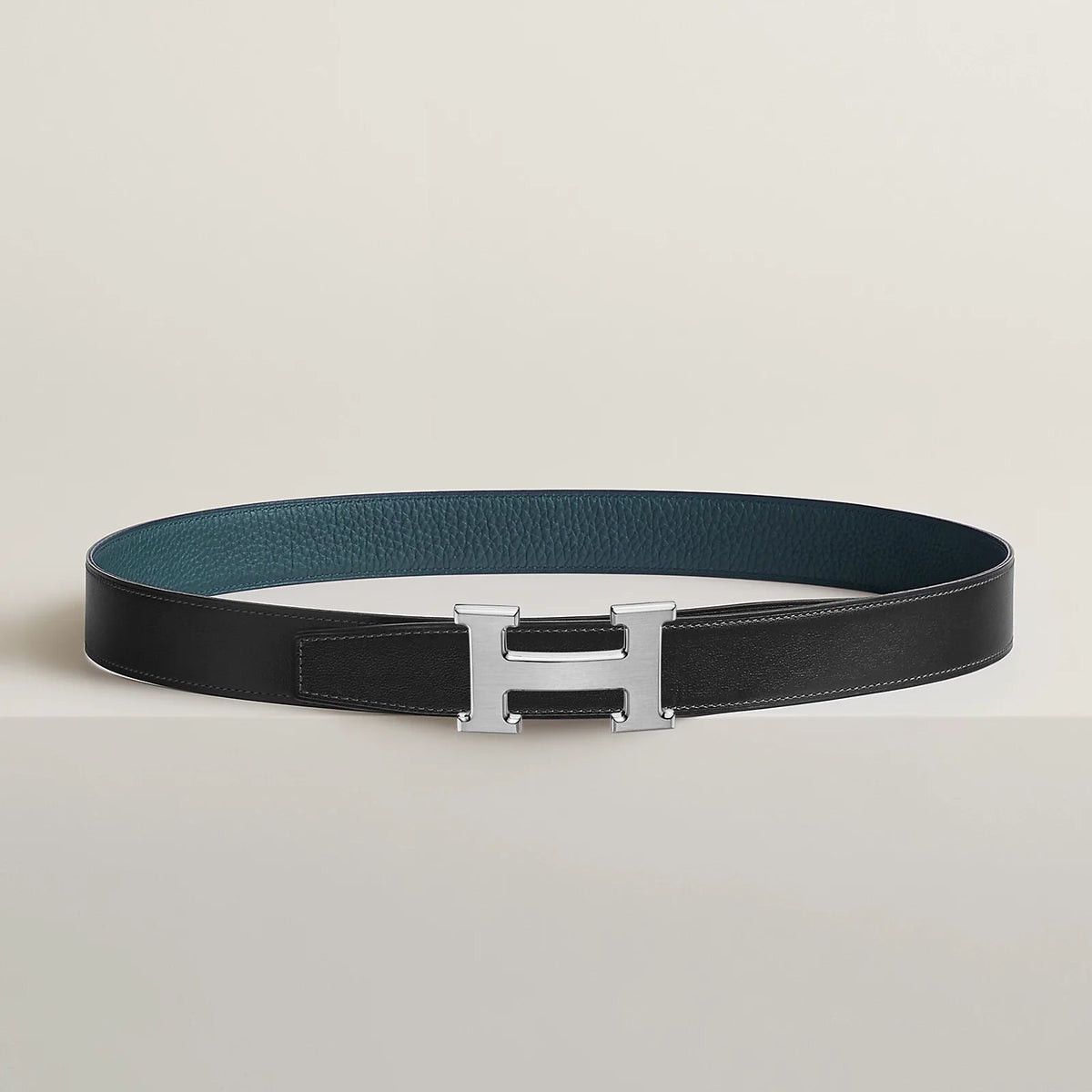 NOIR / GOLD-BLEU MARINE / ÉCORCE H BELT BUCKLE & REVERSIBLE LEATHER STRAP 32 MM