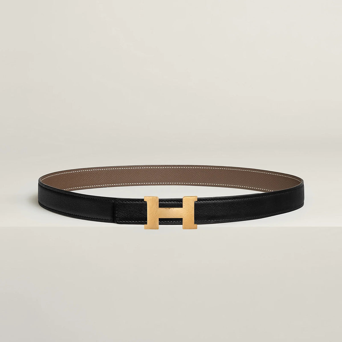 مشبك حزام NOIR / GOLD -HAVANE / MAUVE PÂLE MINI CONSTANCE MARTELEE وحزام جلدي ذو وجهين من HERMÈS SUR MER 24 مم 